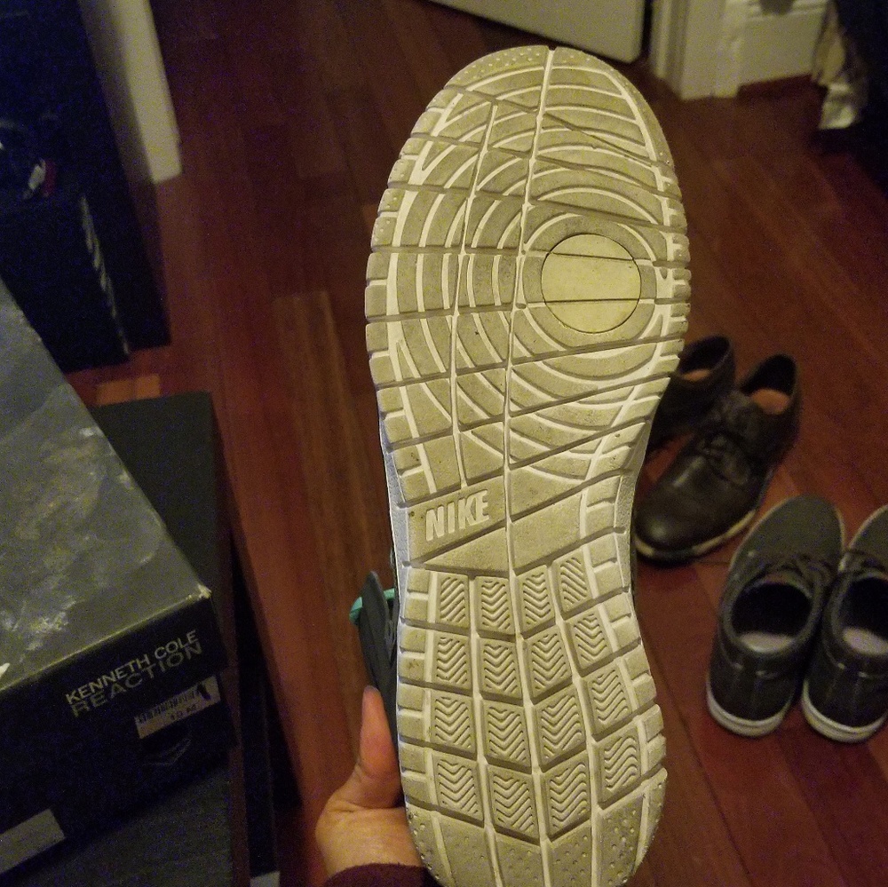 Shoes - Picture 4 of 4